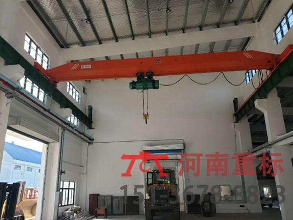 1吨悬挂式行车如何凭借jing准定位优化作业流程